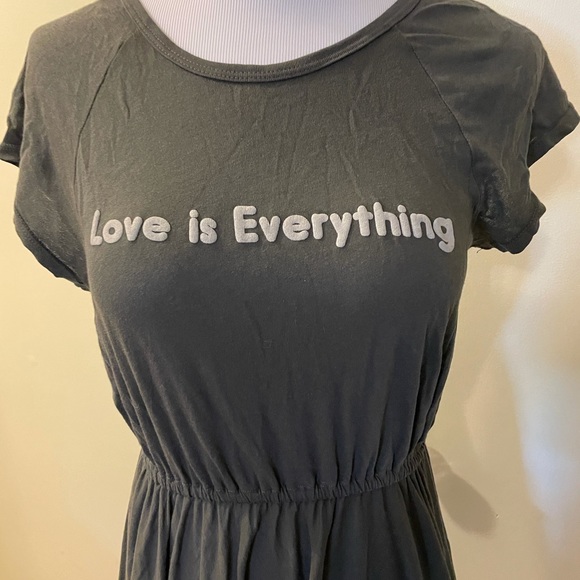 Very cute Wildfox ‘love is everything’ dress - Picture 3 of 9
